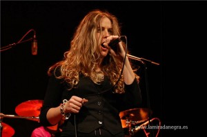120121_sevenblackroses2