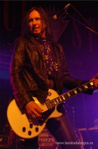 120210_thinlizzy7