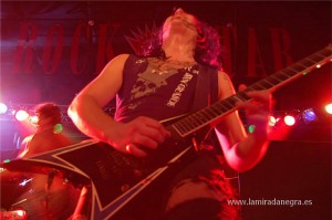 121118_kissindynamite6