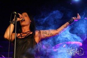 141025_fearcrowd1