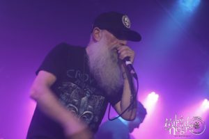 241208_blackbomba1